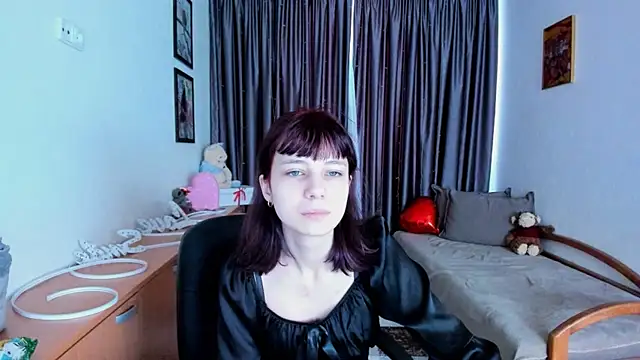 Snapshot of MiniLysii chatting on 7, 5, 2026 MiniLysii online show from 7, 5, 2026