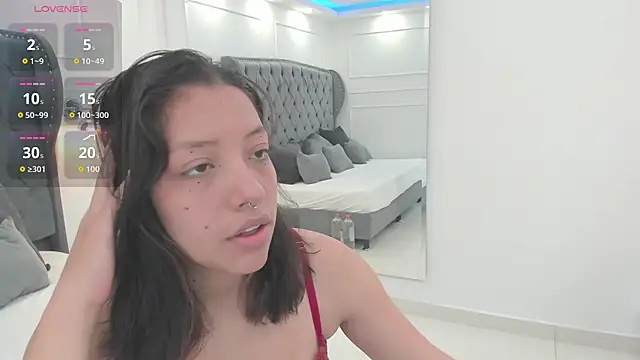 Snapshot of vayra_moon chatting on 13, 7, 2026 vayra moon online show from 13, 7, 2026