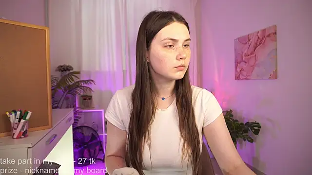 Snapshot of BettyMarlowe chatting on 4, 7, 2026 BettyMarlowe online show from 4, 7, 2026