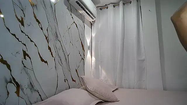 Snapshot of oriana_sweet chatting on 1, 6, 2026 oriana sweet online show from 1, 6, 2026
