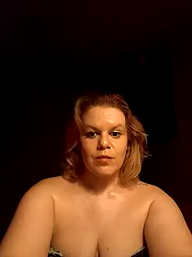 Snapshot of Maryquenn chatting on 2, 5, 2026 Maryquenn online show from 2, 5, 2026