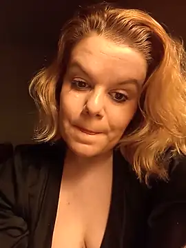 Maryquenn online show from 16, 5, 2026