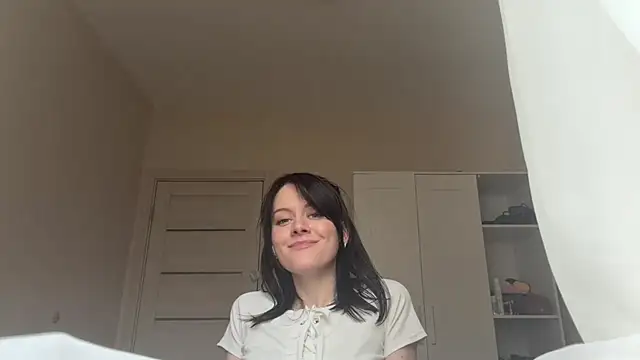 Snapshot of YourChristine chatting on 23, 4, 2026 YourChristine online show from 23, 4, 2026