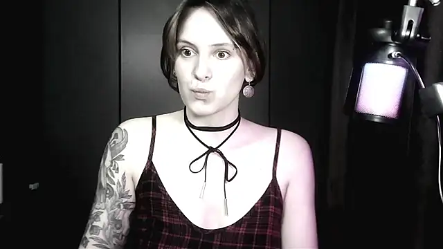 Snapshot of shy_Miracle chatting on 5, 5, 2026 shy Miracle online show from 5, 5, 2026