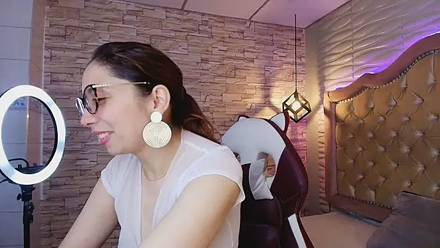 Snapshot of stephaniesun_ chatting on 27, 4, 2026 stephaniesun online show from 27, 4, 2026
