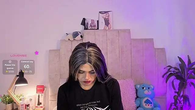 Emily hall19 online show from 23, 6, 2026