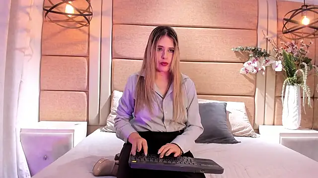 AndreinaOwen online show from 16, 7, 2026