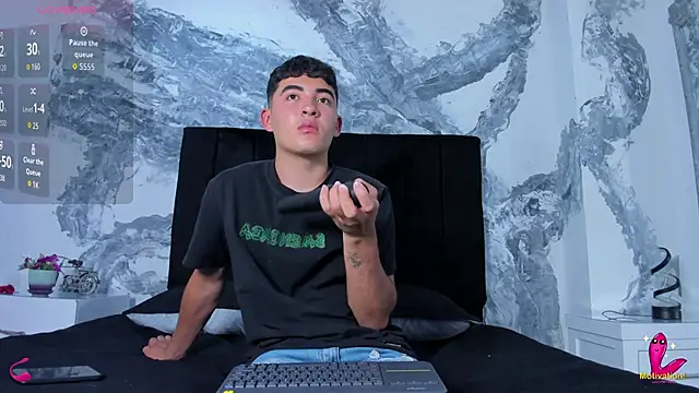 DylanBrownn  online show from 29, 4, 2026