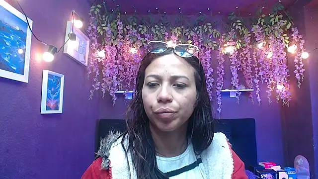 Snapshot of monik299 chatting on 14, 5, 2026 monik299 online show from 14, 5, 2026