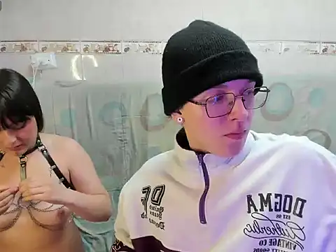 Snapshot of Jinnbooky chatting on 4, 6, 2026 Jinnbooky online show from 4, 6, 2026