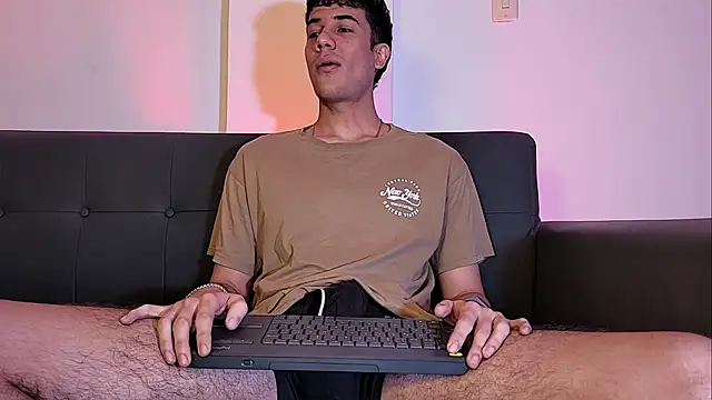 Derek stud  online show from 30, 4, 2026