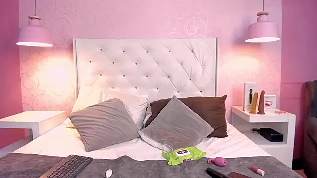 Snapshot of SamaanthaMiller chatting on 19, 5, 2026 SamaanthaMiller online show from 19, 5, 2026