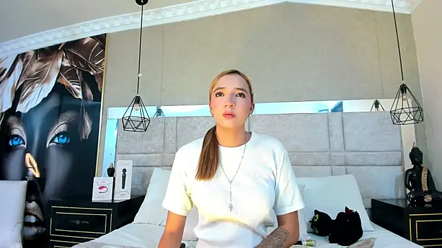 Snapshot of SamaanthaMiller chatting on 6, 5, 2026 SamaanthaMiller online show from 6, 5, 2026
