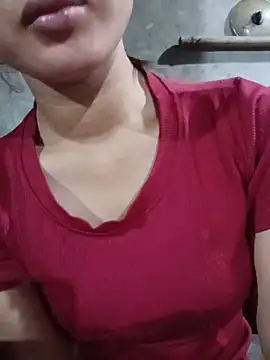 Snapshot of Rosie_LoveUU chatting on 9, 5, 2026 Rosie LoveUU online show from 9, 5, 2026