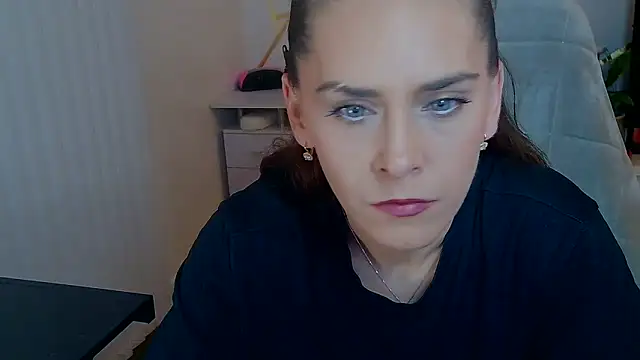 Snapshot of khalessi13 chatting on 12, 5, 2026 khalessi13 online show from 12, 5, 2026