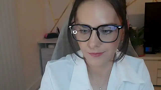 Snapshot of khalessi13 chatting on 7, 5, 2026 khalessi13 online show from 7, 5, 2026