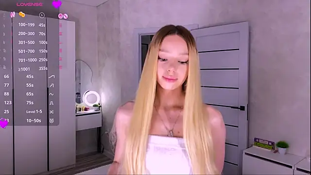 Snapshot of Mooniesiesita chatting on 11, 7, 2026 Mooniesiesita online show from 11, 7, 2026