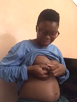 Snapshot of Hotboobs27 chatting on 17, 5, 2026 Hotboobs27 online show from 17, 5, 2026
