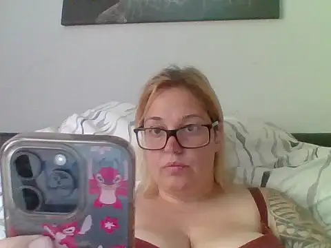 SecretRavenXO online show from 3, 6, 2026