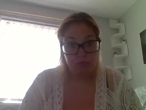 SecretRavenXO online show from 5, 6, 2026