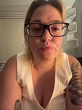 SecretRavenXO online show from 7, 6, 2026