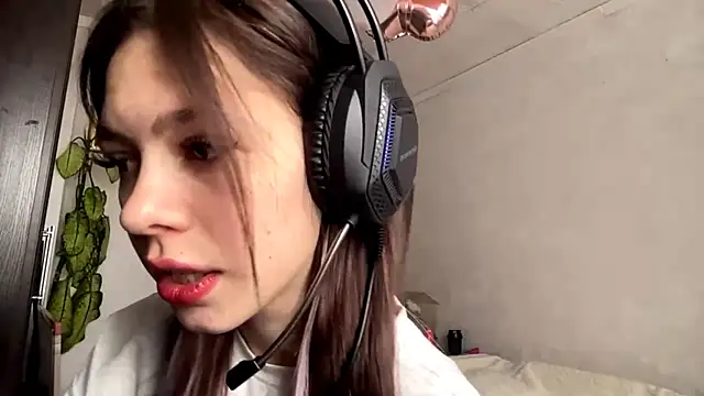 Snapshot of TuZezima chatting on 26, 4, 2026 TuZezima online show from 26, 4, 2026