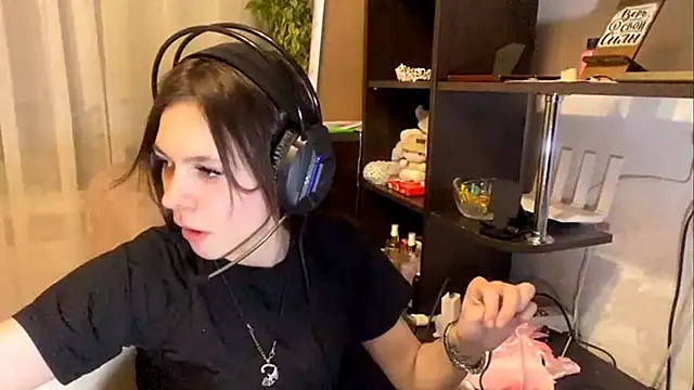 Snapshot of TuZezima chatting on 3, 5, 2026 TuZezima online show from 3, 5, 2026