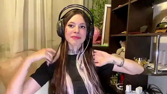 Snapshot of TuZezima chatting on 7, 5, 2026 TuZezima online show from 7, 5, 2026