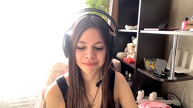 Snapshot of TuZezima chatting on 2, 5, 2026 TuZezima online show from 2, 5, 2026