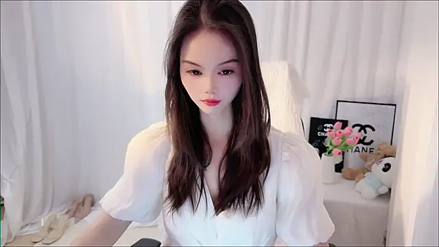 Ella-001 online show from 29, 4, 2026