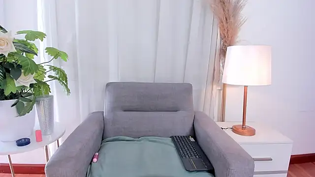 Snapshot of RachelArias chatting on 20, 5, 2026 RachelArias online show from 20, 5, 2026
