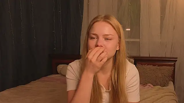 Snapshot of LavonaMadlem chatting on 3, 6, 2026 LavonaMadlem online show from 3, 6, 2026