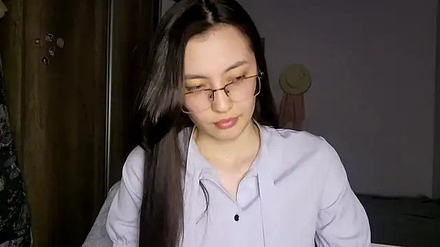 Snapshot of AshleyTropiano chatting on 27, 5, 2026 AshleyTropiano online show from 27, 5, 2026