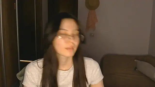 Snapshot of AshleyTropiano chatting on 11, 6, 2026 AshleyTropiano online show from 11, 6, 2026