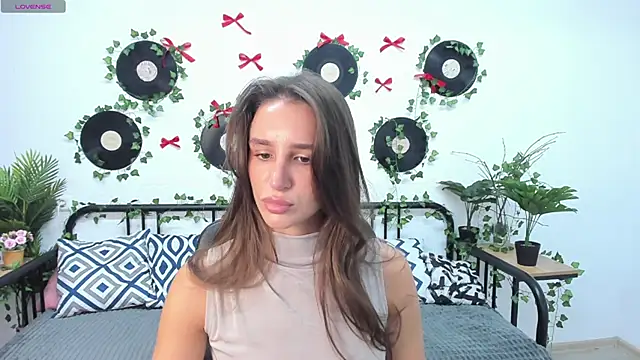 NicoleWells22 online show from 18, 6, 2026