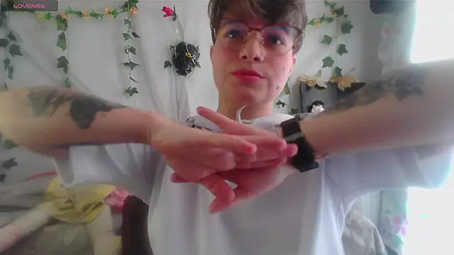 Meiling san online show from 27, 4, 2026