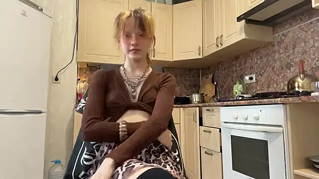 Snapshot of sarawhisperr chatting on 9, 5, 2026 sarawhisperr online show from 9, 5, 2026