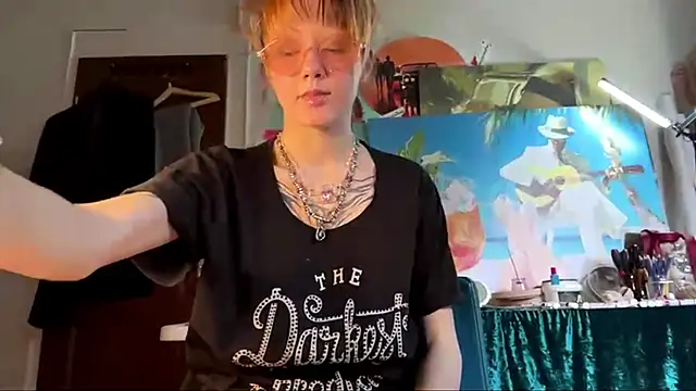 Snapshot of sarawhisperr chatting on 2, 5, 2026 sarawhisperr online show from 2, 5, 2026