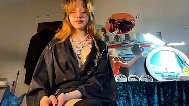 Snapshot of sarawhisperr chatting on 12, 5, 2026 sarawhisperr online show from 12, 5, 2026