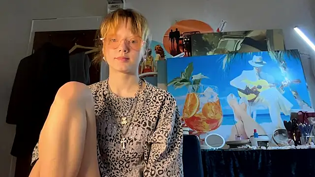 Snapshot of sarawhisperr chatting on 4, 5, 2026 sarawhisperr online show from 4, 5, 2026