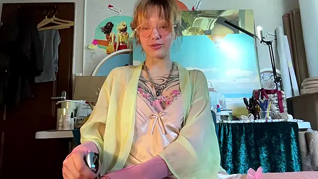 Snapshot of sarawhisperr chatting on 30, 4, 2026 sarawhisperr online show from 30, 4, 2026