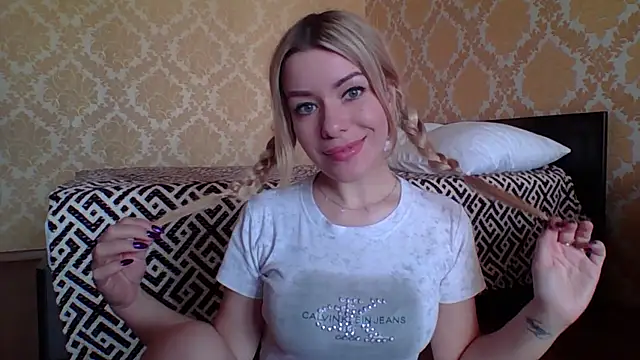 Snapshot of Softy_Aura_ chatting on 28, 5, 2026 Softy Aura online show from 28, 5, 2026