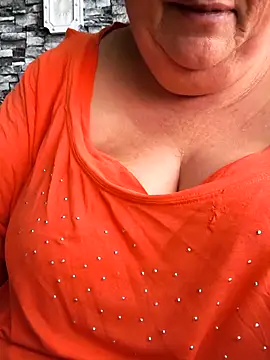 Snapshot of KICIA10 chatting on 6, 5, 2026 KICIA10 online show from 6, 5, 2026