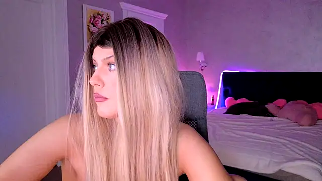 Snapshot of ChristieBlace chatting on 12, 5, 2026 ChristieBlace online show from 12, 5, 2026