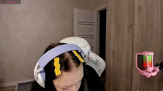 Snapshot of urmelodyy chatting on 5, 8, 2026 urmelodyy online show from 5, 8, 2026