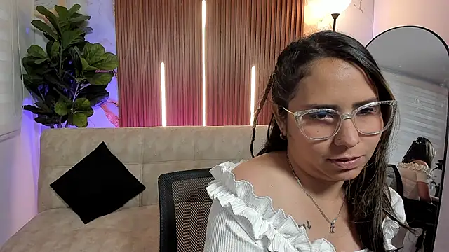 Snapshot of Sharon_rhodes_ chatting on 26, 4, 2026 Sharon rhodes online show from 26, 4, 2026