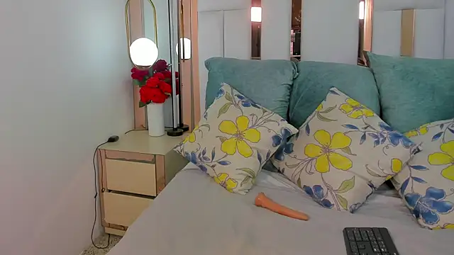 chloe rhoades online show from 14, 7, 2026