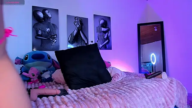 Snapshot of MartinaVizmara_ chatting on 7, 5, 2026 MartinaVizmara online show from 7, 5, 2026