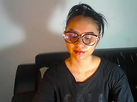 BellaLuxxs online show from 30, 5, 2026
