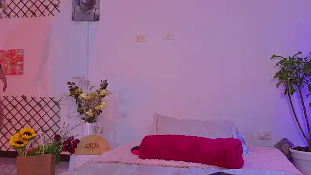 Snapshot of Lovelymoon_ chatting on 13, 5, 2026 Lovelymoon online show from 13, 5, 2026